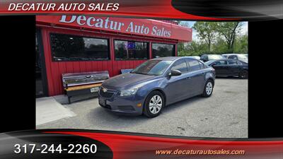 2013 Chevrolet Cruze LS Auto   - Photo 2 - Indianapolis, IN 46221