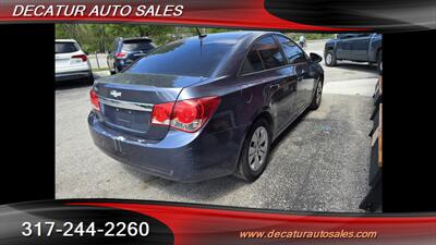2013 Chevrolet Cruze LS Auto   - Photo 8 - Indianapolis, IN 46221