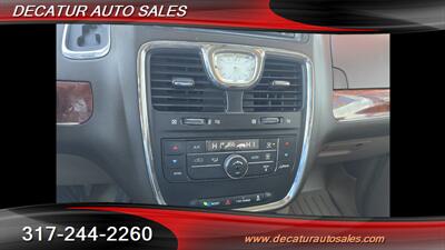 2016 Chrysler Town & Country Touring   - Photo 14 - Indianapolis, IN 46221