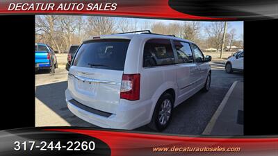 2016 Chrysler Town & Country Touring   - Photo 5 - Indianapolis, IN 46221