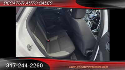 2013 Ford Focus SE   - Photo 9 - Indianapolis, IN 46221