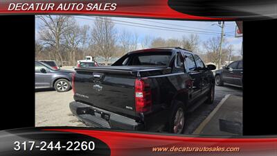 2011 Chevrolet Avalanche LT   - Photo 5 - Indianapolis, IN 46221