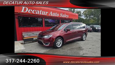 2017 Chrysler Pacifica Touring-L Plus   - Photo 2 - Indianapolis, IN 46221