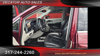 2017 Chrysler Pacifica Touring-L Plus   - Photo 8 - Indianapolis, IN 46221