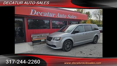2015 Dodge Grand Caravan SE Plus   - Photo 2 - Indianapolis, IN 46221