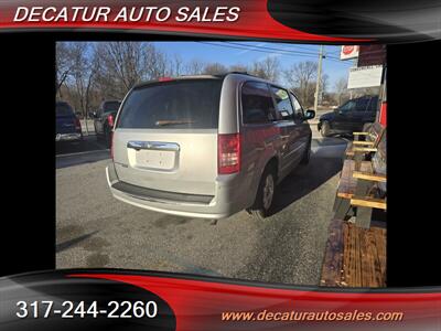 2008 Chrysler Town & Country Touring   - Photo 12 - Indianapolis, IN 46221