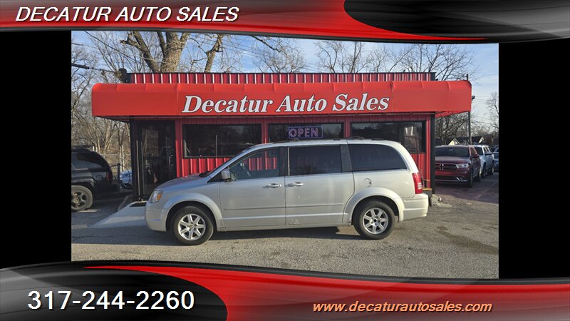 2008 Chrysler Town & Country Touring's photo