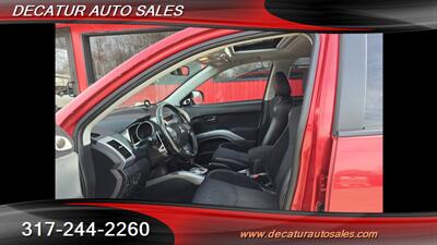 2010 Mitsubishi Outlander SE   - Photo 8 - Indianapolis, IN 46221