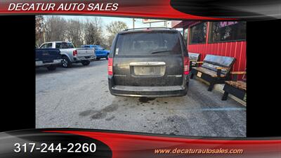 2010 Chrysler Town & Country Touring   - Photo 6 - Indianapolis, IN 46221