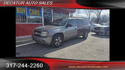 2004 Chevrolet TrailBlazer EXT LT   - Photo 2 - Indianapolis, IN 46221