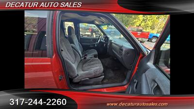 2001 GMC Sonoma SLS   - Photo 10 - Indianapolis, IN 46221
