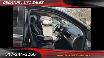 2011 Jeep Compass Sport   - Photo 10 - Indianapolis, IN 46221