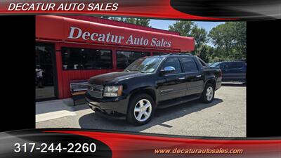 2007 Chevrolet Avalanche LTZ 1500   - Photo 2 - Indianapolis, IN 46221