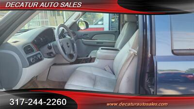 2009 Chevrolet Suburban LTZ   - Photo 8 - Indianapolis, IN 46221