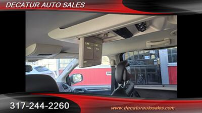 2016 Chrysler Town & Country Touring   - Photo 8 - Indianapolis, IN 46221