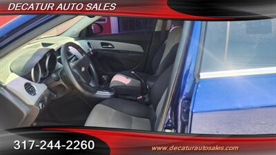 2012 Chevrolet Cruze LS   - Photo 8 - Indianapolis, IN 46221