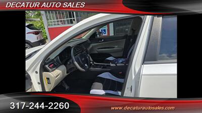 2016 Kia Optima LX   - Photo 8 - Indianapolis, IN 46221