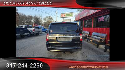 2016 Chrysler Town & Country Touring   - Photo 6 - Indianapolis, IN 46221