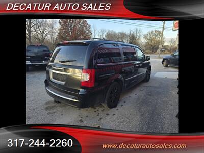 2016 Chrysler Town & Country Touring   - Photo 12 - Indianapolis, IN 46221
