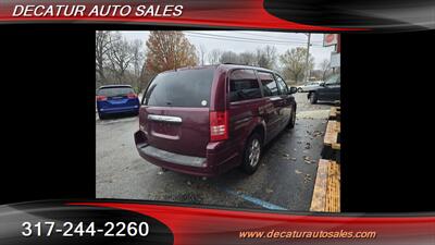 2008 Chrysler Town & Country Touring   - Photo 19 - Indianapolis, IN 46221