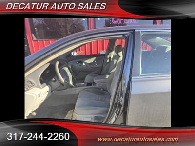 2010 Toyota Camry LE   - Photo 8 - Indianapolis, IN 46221