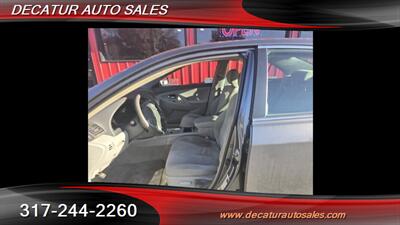 2010 Toyota Camry LE   - Photo 17 - Indianapolis, IN 46221