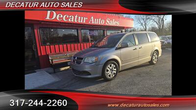2014 Dodge Grand Caravan SXT   - Photo 2 - Indianapolis, IN 46221