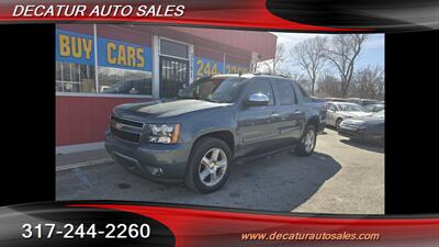 2010 Chevrolet Avalanche LS   - Photo 2 - Indianapolis, IN 46221