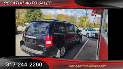 2010 Chrysler Town & Country Touring Plus   - Photo 19 - Indianapolis, IN 46221