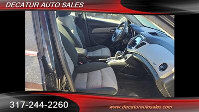 2012 Chevrolet Cruze LS   - Photo 5 - Indianapolis, IN 46221