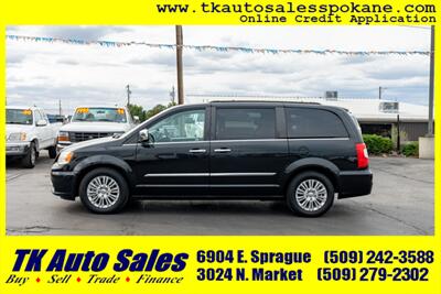 2013 Chrysler Town and Country Touring-L   - Photo 8 - Spokane, WA 99212