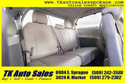 2014 Toyota Sienna XLE 8-Passenger   - Photo 13 - Spokane, WA 99212