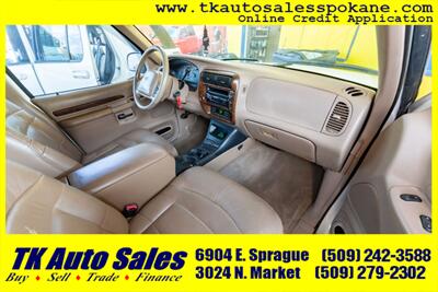 2000 Ford Explorer Limited   - Photo 11 - Spokane, WA 99212