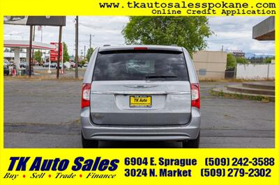 2016 Chrysler Town and Country Touring - Photo 6 - Spokane, WA 99212