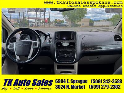 2016 Chrysler Town and Country Touring - Photo 11 - Spokane, WA 99212