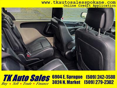 2016 Chrysler Town and Country Touring - Photo 10 - Spokane, WA 99212