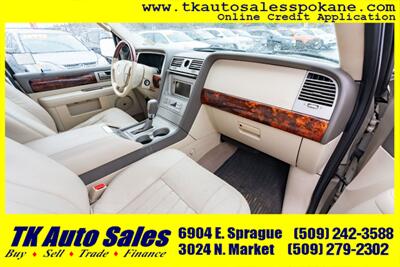 2004 Lincoln Navigator   - Photo 11 - Spokane, WA 99212