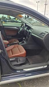 2017 Volkswagen Golf Alltrack TSI SE 4Motion   - Photo 11 - Spokane, WA 99212
