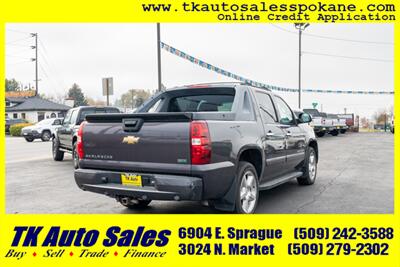 2011 Chevrolet Avalanche LTZ   - Photo 5 - Spokane, WA 99212