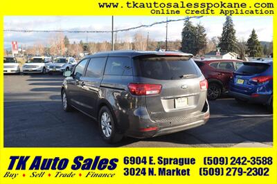 2017 Kia Sedona LX - Photo 7 - Spokane, WA 99212