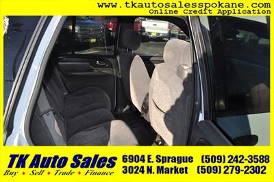 2004 GMC Envoy SLE   - Photo 11 - Spokane, WA 99212