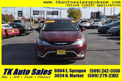 2018 Chrysler Pacifica Touring L   - Photo 2 - Spokane, WA 99212