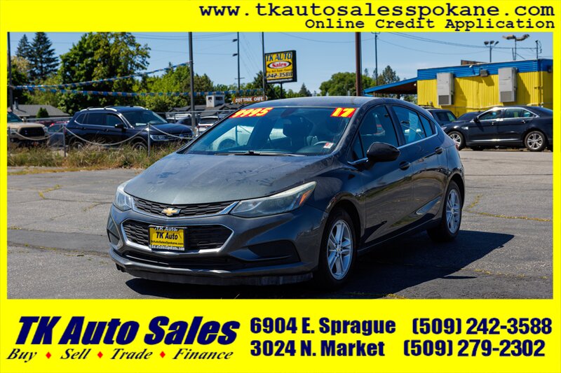 2017 Chevrolet Cruze LT Hatchback Auto's photo