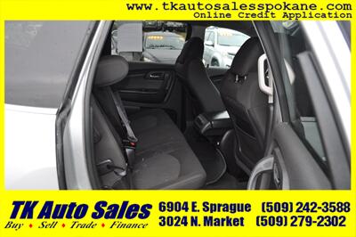 2011 Chevrolet Traverse LT   - Photo 12 - Spokane, WA 99212