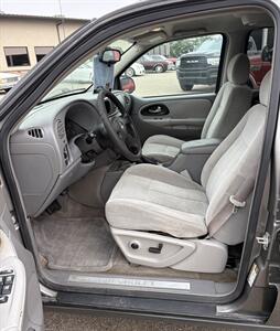 2005 Chevrolet Trailblazer LS   - Photo 3 - Bismarck, ND 58503