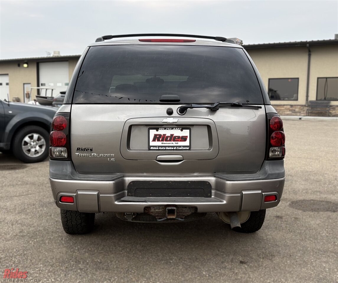 2005 Chevrolet Trailblazer LS   - Photo 9 - Bismarck, ND 58503