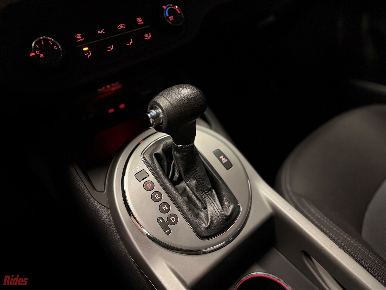 2015 Kia Sportage LX   - Photo 21 - Bismarck, ND 58503