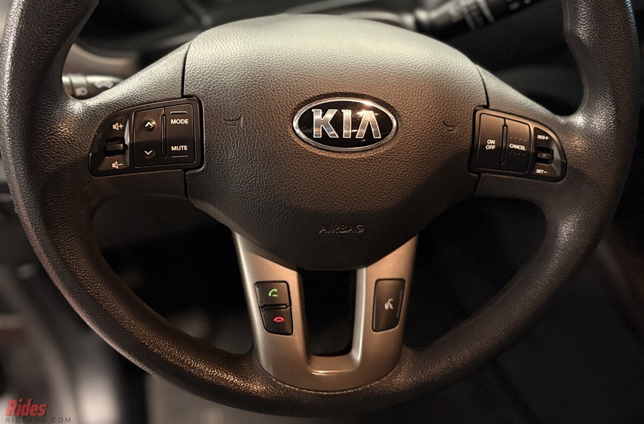 2015 Kia Sportage LX   - Photo 18 - Bismarck, ND 58503