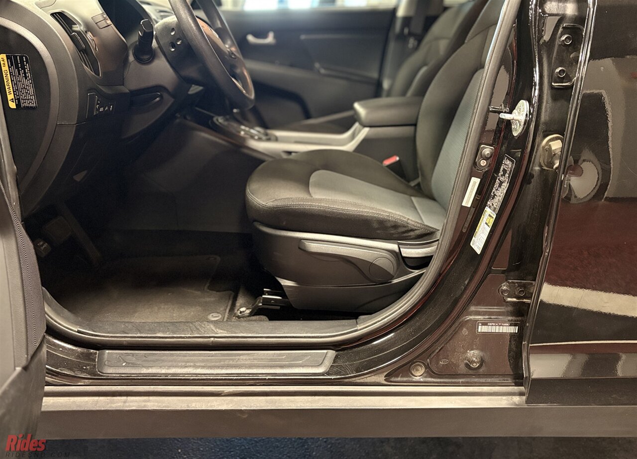 2015 Kia Sportage LX   - Photo 12 - Bismarck, ND 58503