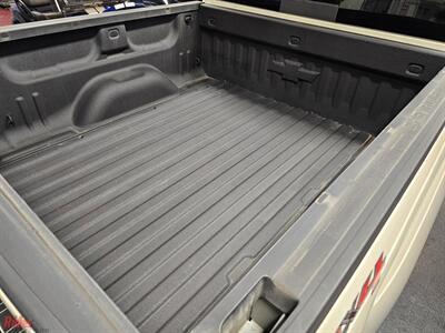 2015 Chevrolet Silverado 1500 High Country   - Photo 13 - Bismarck, ND 58503